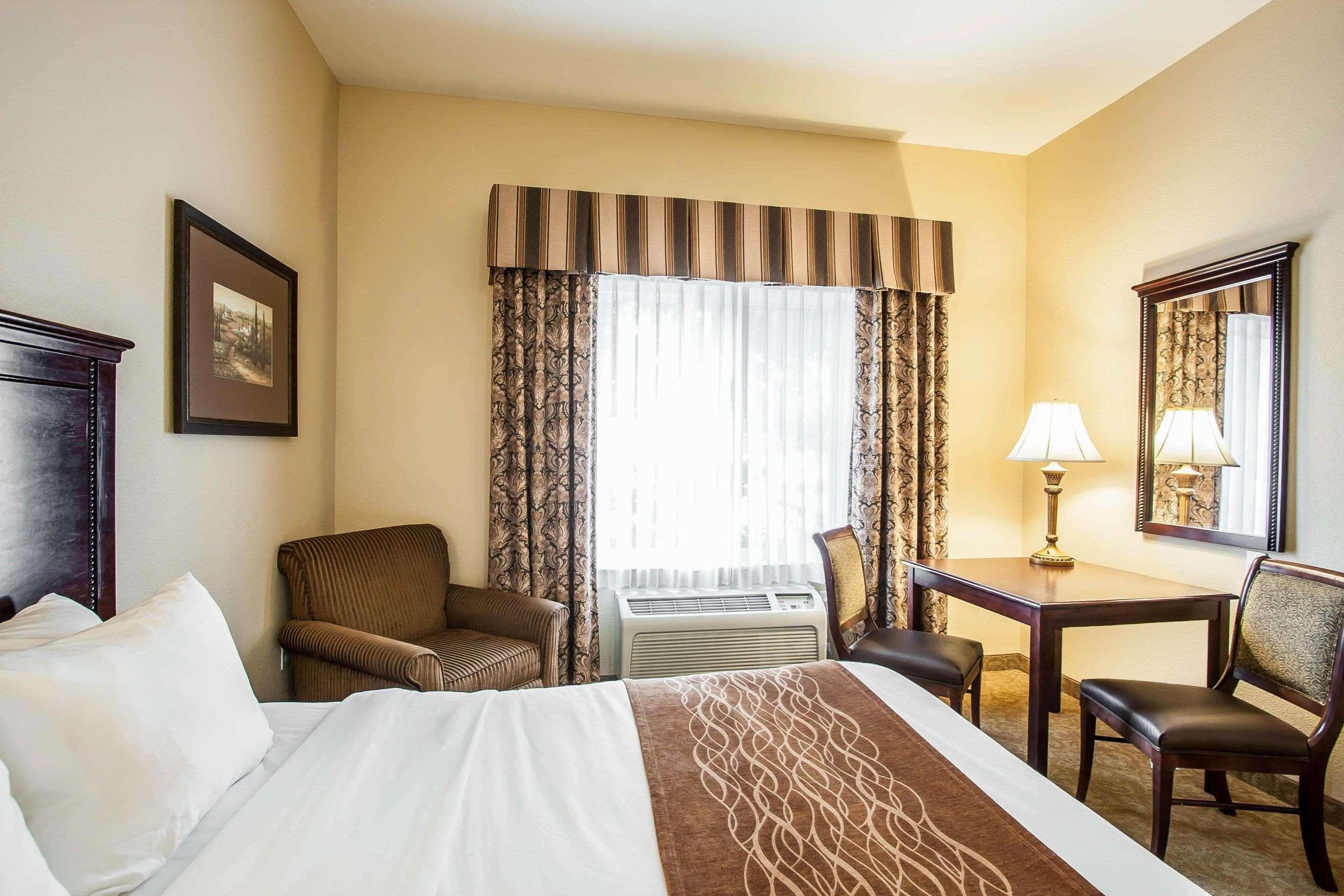 Comfort Inn & Suites Mcminnville Wine Country Exterior foto