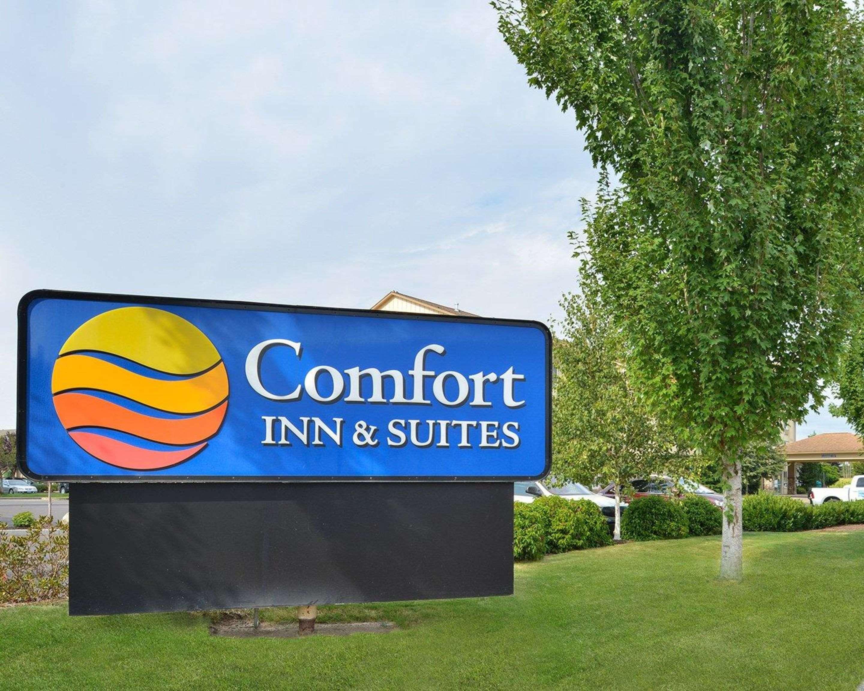 Comfort Inn & Suites Mcminnville Wine Country Exterior foto