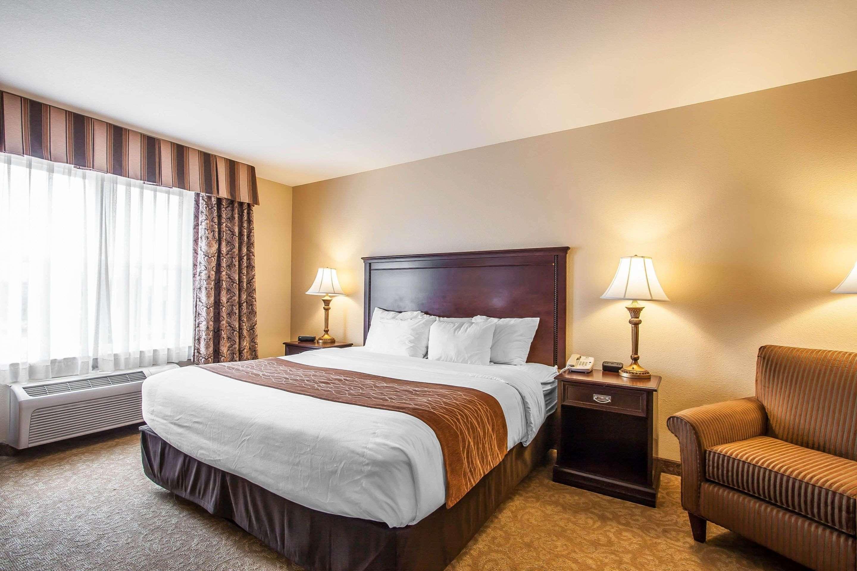 Comfort Inn & Suites Mcminnville Wine Country Exterior foto