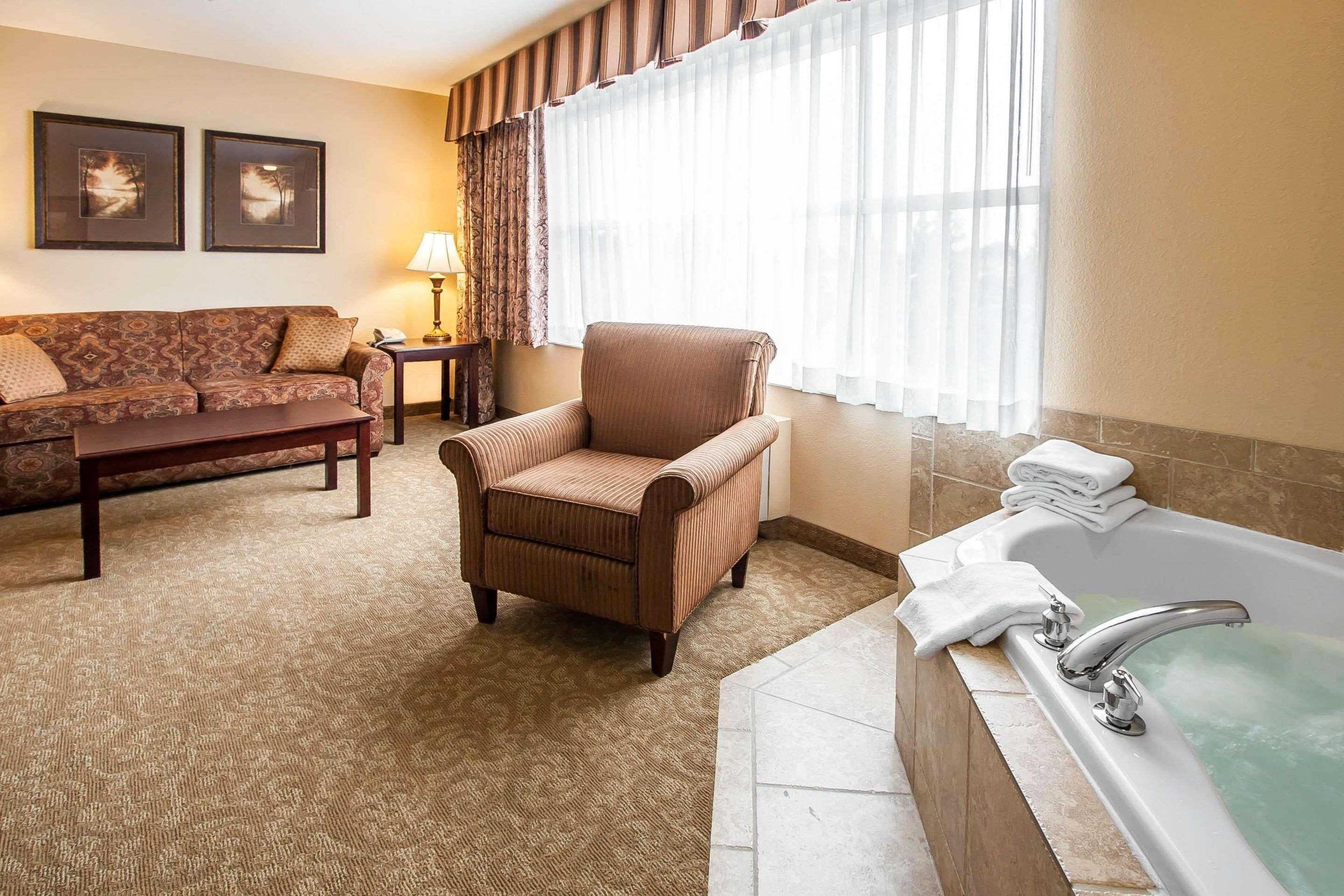 Comfort Inn & Suites Mcminnville Wine Country Exterior foto