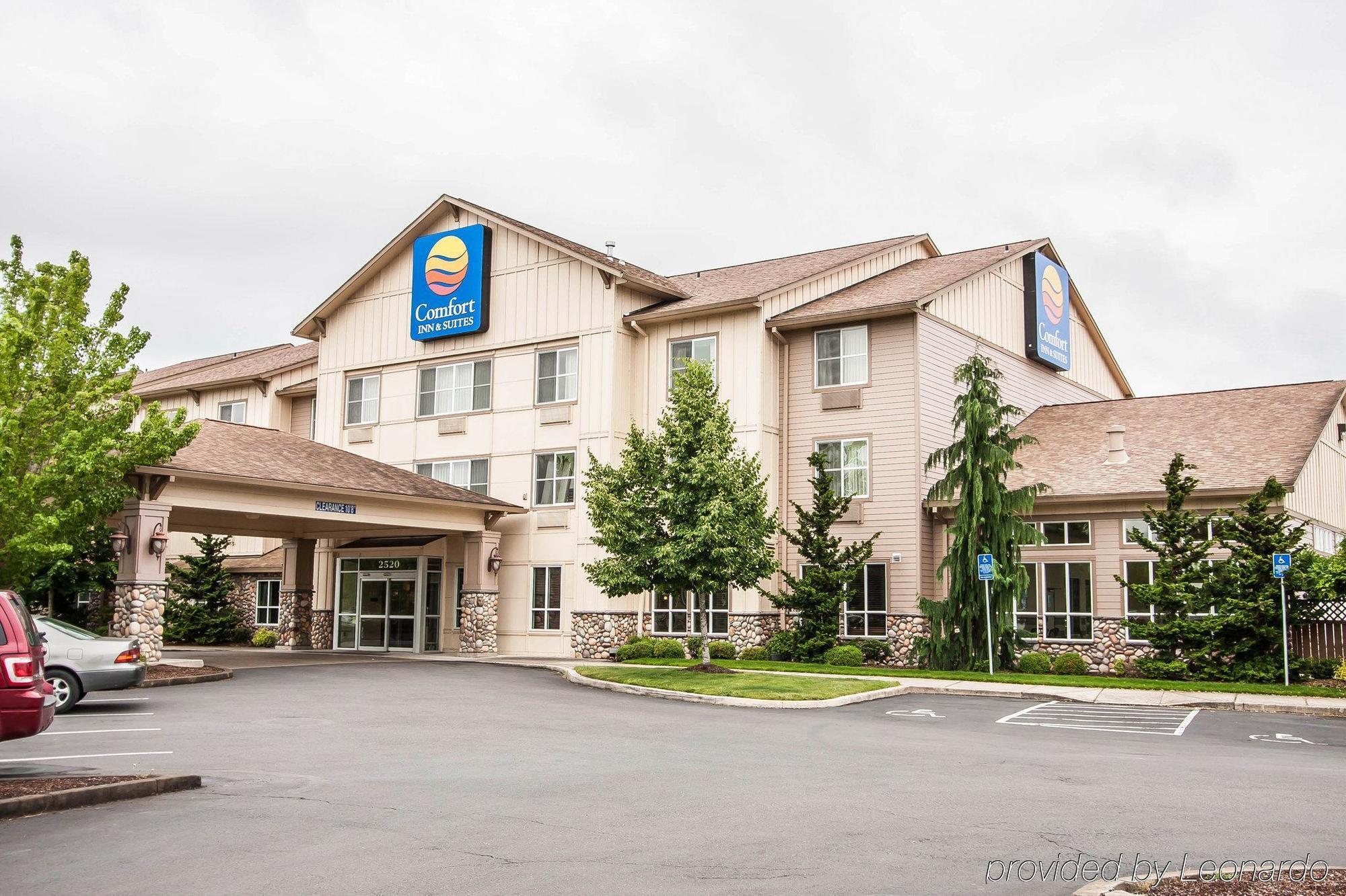 Comfort Inn & Suites Mcminnville Wine Country Exterior foto